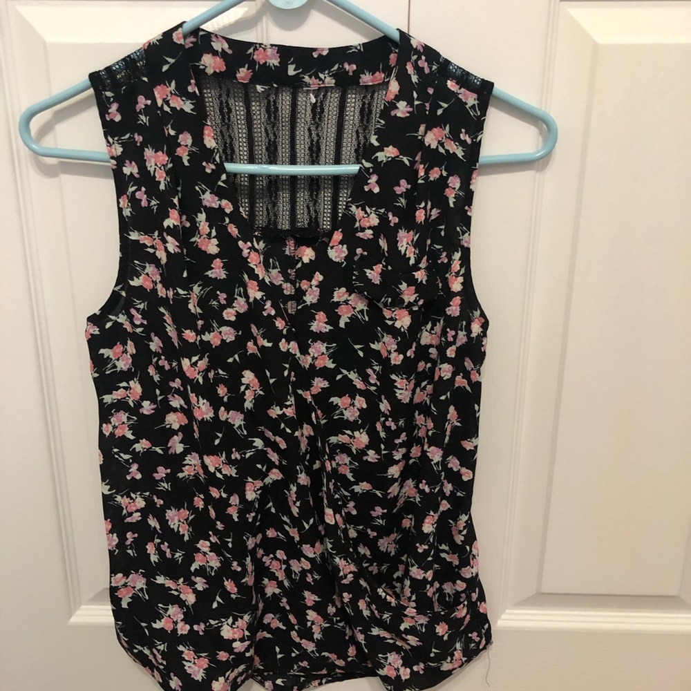 Floral sleeveless shirt